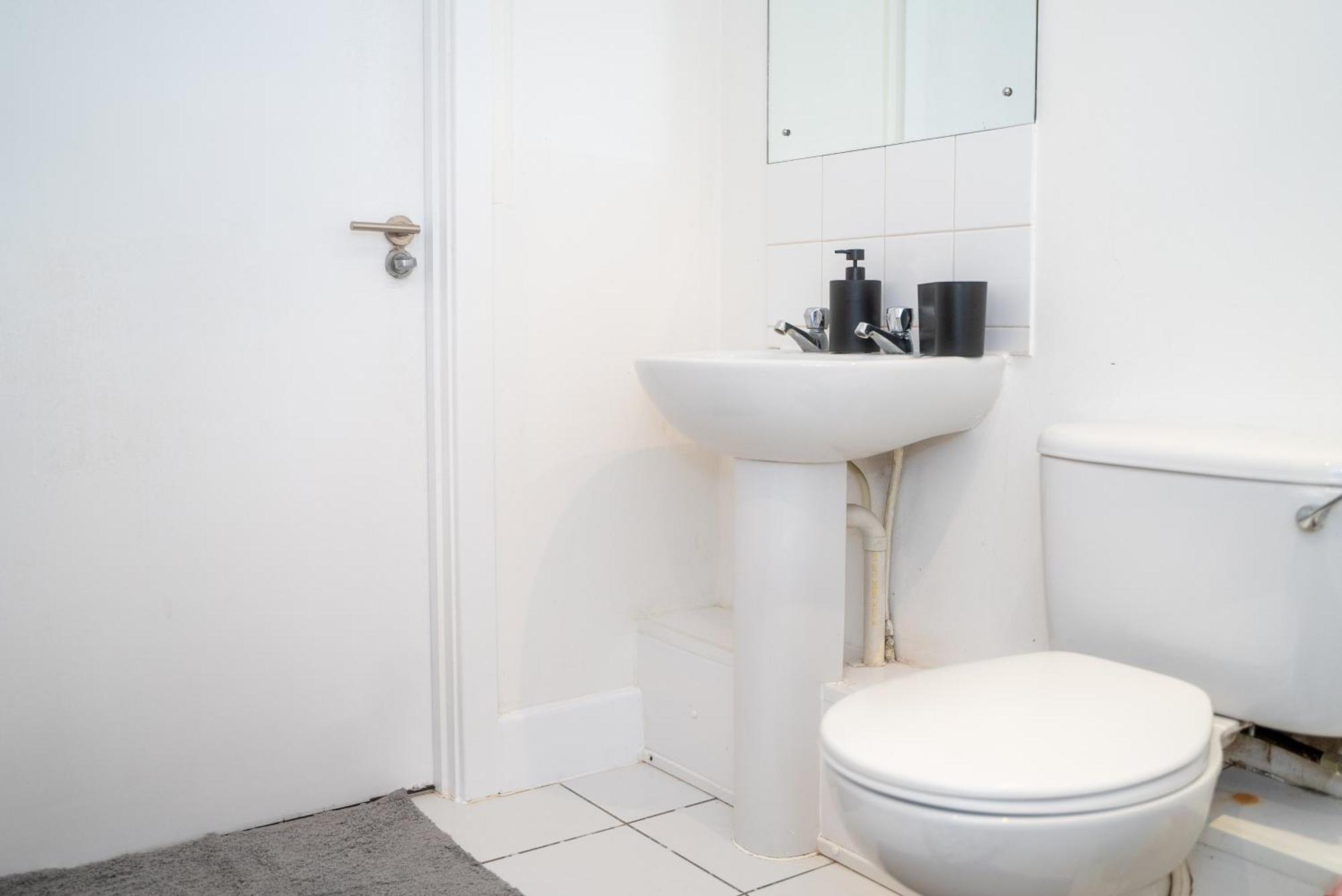 Cozy 1 Bed In Canary Wharf - Near Excel & Greenwich With Gym Acces London Luaran gambar